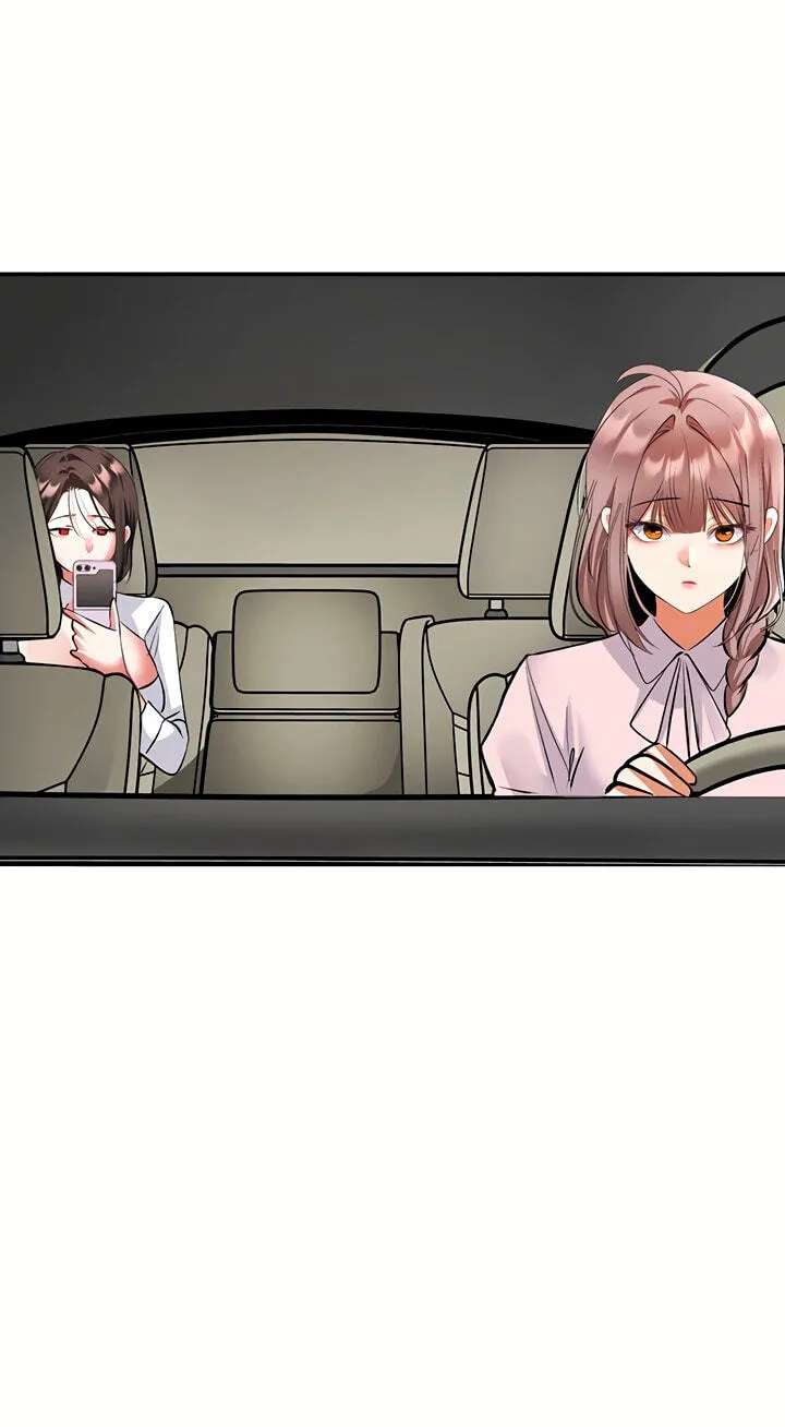 I'm the only guy in the massage parlor. Chapter 25 - page 33
